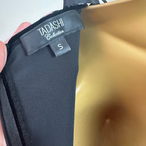 Tadashi Shoji Black Velvet LongSleeve Sparkly Jewel Pendant Side MaxiDress NWT S - Picture 12 of 16